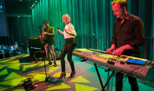 2lounge ist Ihr Trio für exklusive Firmenevents, Empfänge, Get Togther mit Livemusik und Hintergrundmusik im stilvolles Ambiente.