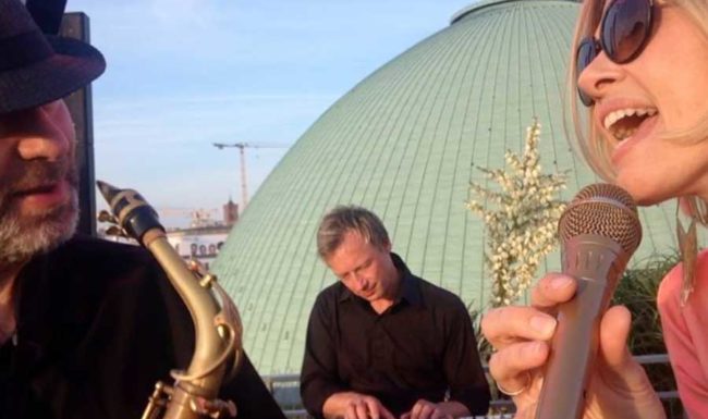 2lounge ist Ihr Trio für exklusive Firmenevents, Empfänge, Get Togther mit Livemusik und Hintergrundmusik im stilvolles Ambiente.