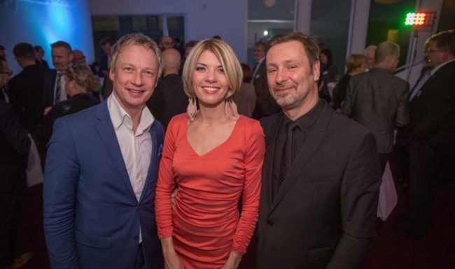 2lounge ist Ihr Trio für exklusive Firmenevents, Empfänge, Get Togther mit Livemusik und Hintergrundmusik im stilvolles Ambiente.