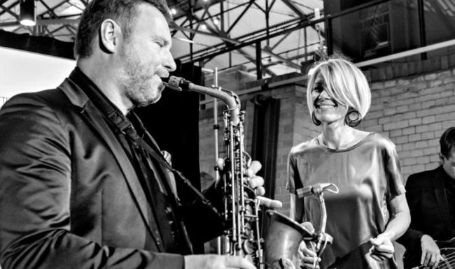 2lounge ist Ihr Trio für exklusive Firmenevents, Empfänge, Get Togther mit Livemusik und Hintergrundmusik im stilvolles Ambiente.