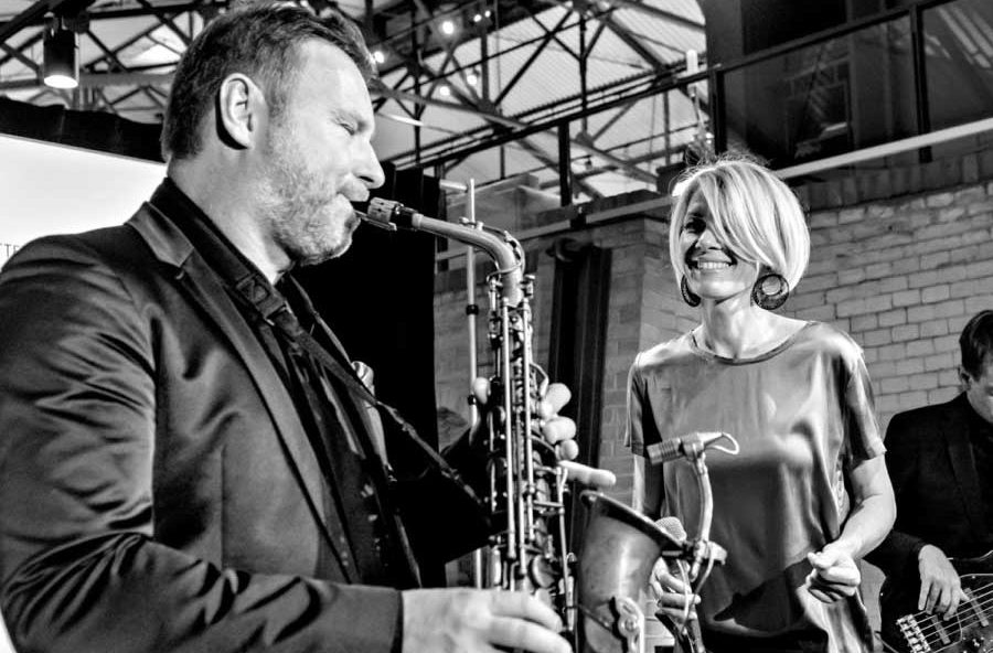 2lounge ist Ihr Trio für exklusive Firmenevents, Empfänge, Get Togther mit Livemusik und Hintergrundmusik im stilvolles Ambiente.