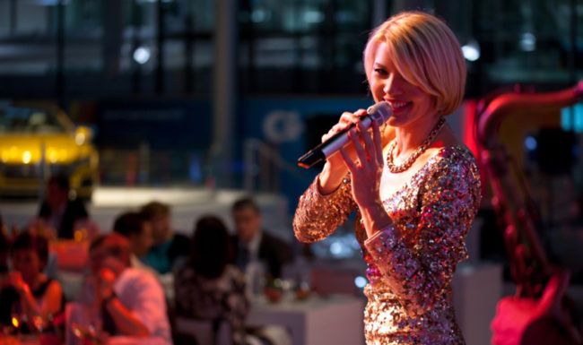 2lounge ist Ihr Trio für exklusive Firmenevents, Empfänge, Get Togther mit Livemusik und Hintergrundmusik im stilvolles Ambiente.