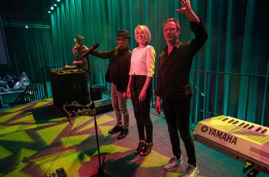 2lounge ist Ihr Trio für exklusive Firmenevents, Empfänge, Get Togther mit Livemusik und Hintergrundmusik im stilvolles Ambiente.